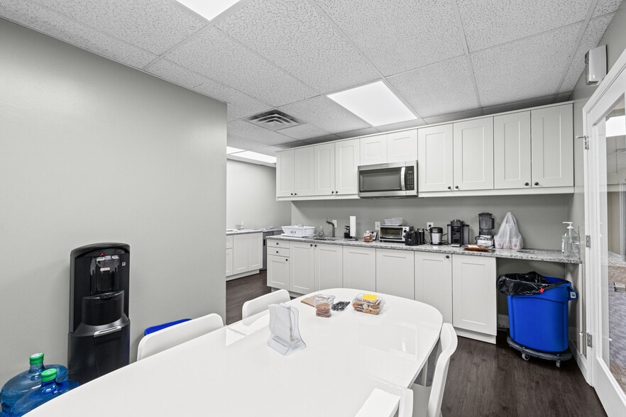 More Photos Of 10521 Judicial Dr, Fairfax Medical For Sale