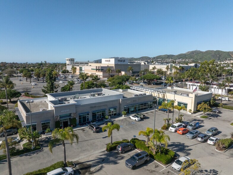 More Photos Of 488 S Mills Rd, Ventura Freestanding For Lease