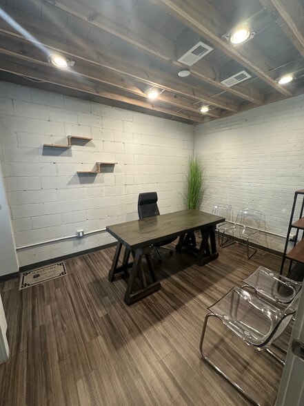 More Photos Of 115 S Main St, Greer Office For Lease