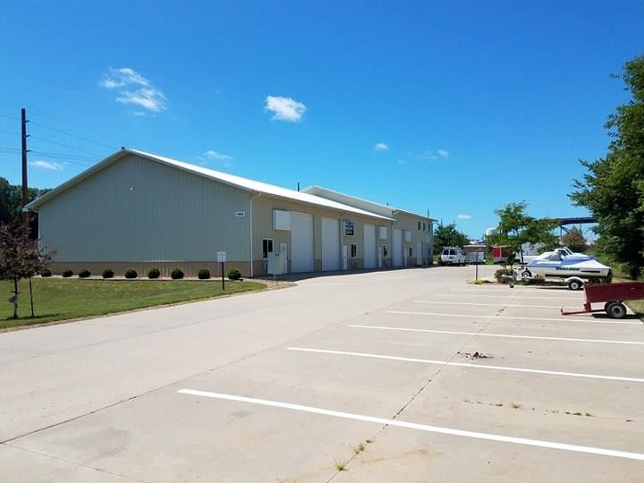 Primary Photo Of 5960 4th St SW, Cedar Rapids Warehouse For Sale