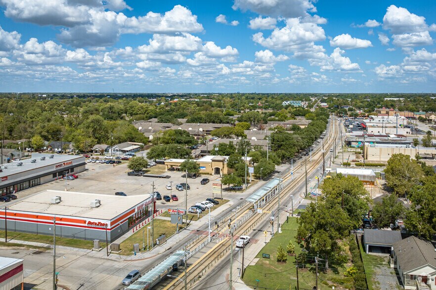 More Photos Of 2799 Fulton St, Houston Bank For Sale