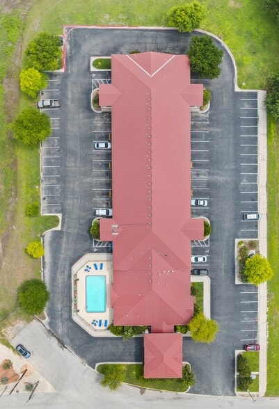 More Photos Of 244 Dos Rios Dr, Junction Hotel For Sale