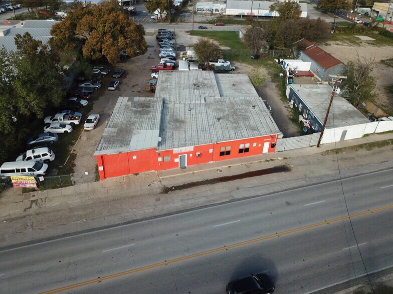 More Photos Of 5016 E Cesar Chavez St, Austin Restaurant For Sale