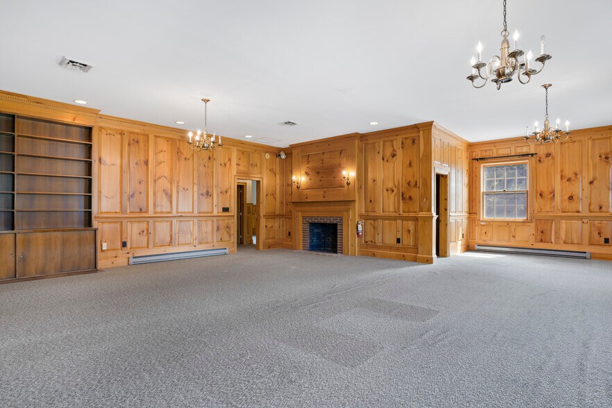 More Photos Of 45 Old Granite Rd, Ossipee Office For Sale