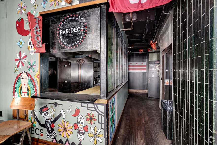 More Photos Of 717 6th St NW, Washington Bar For Lease