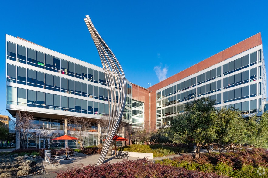 Primary Photo Of 500 Terry A Francois Blvd, San Francisco Office For Lease