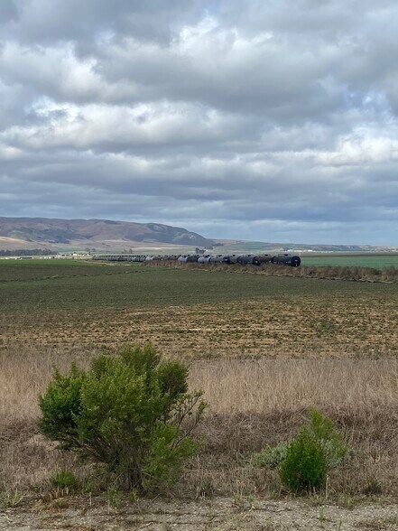 More Photos Of 1702 Sinton Rd, Santa Maria Land For Lease