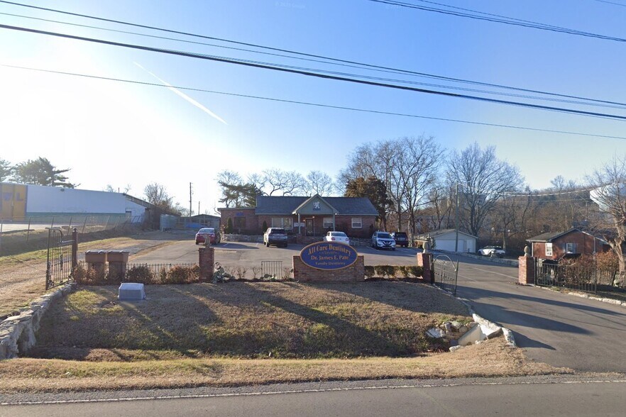 More Photos Of 407 Brewer Dr, Nashville Medical For Sale