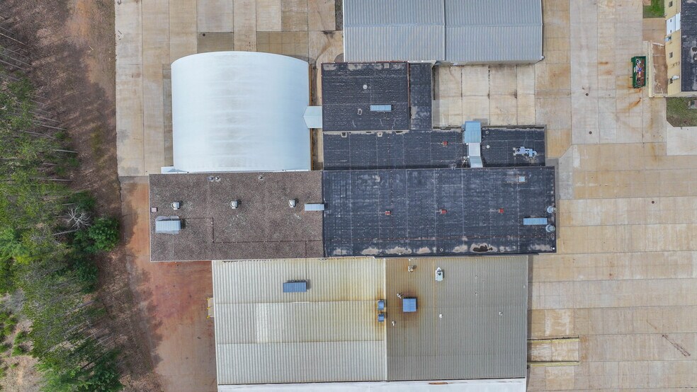 More Photos Of 301 W Military Rd, Rothschild Warehouse For Lease