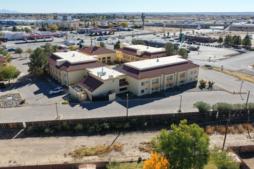 More Photos Of 790 Avenida de Mesilla, Las Cruces Hotel For Sale