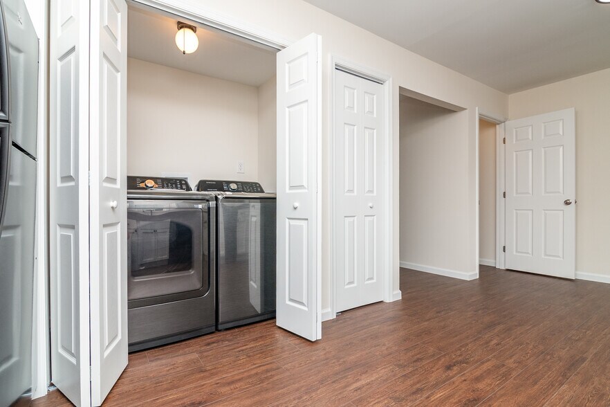 More Photos Of 105 E Adams St, Georgetown Apartments For Sale