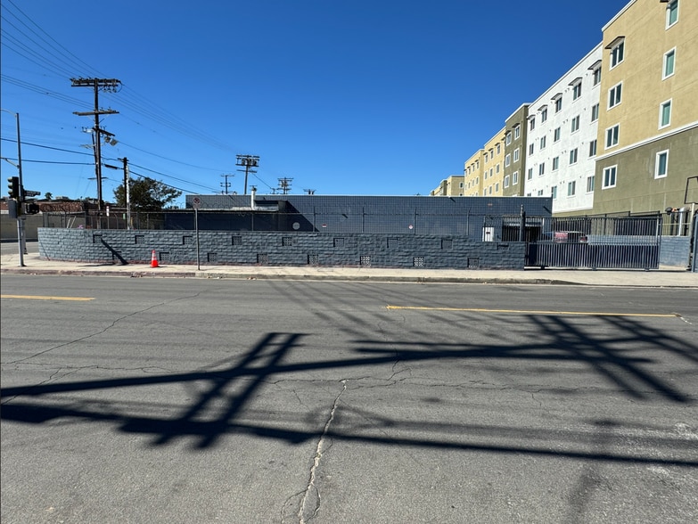 Primary Photo Of 13607 Saticoy St, Van Nuys Manufacturing For Lease