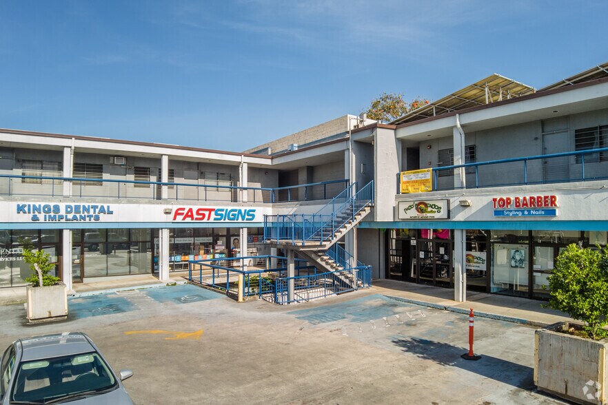 Primary Photo Of 555 N King St, Honolulu Storefront For Lease