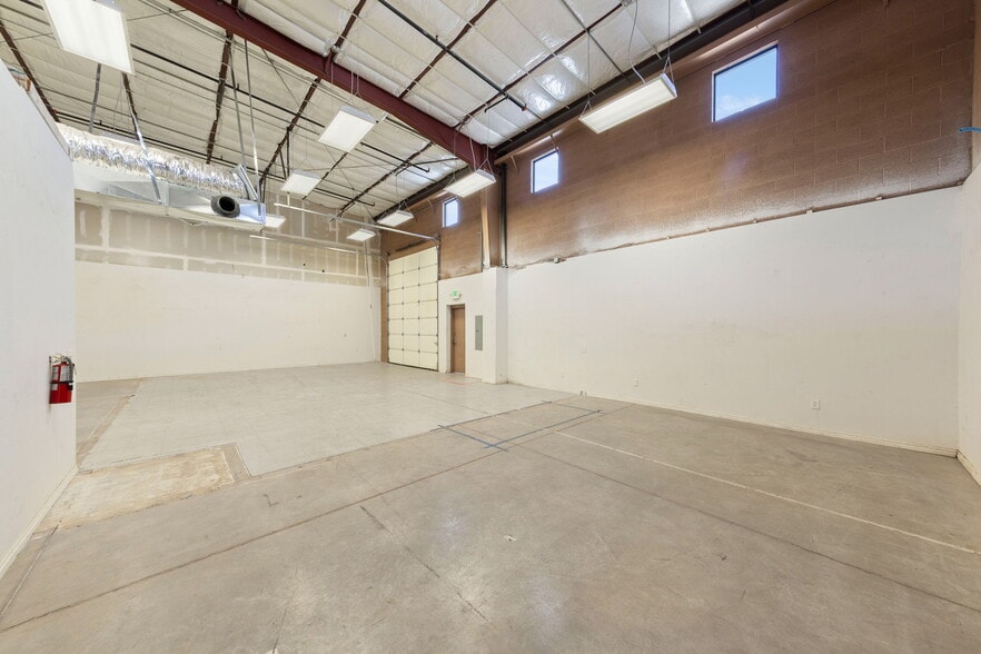 More Photos Of 473 N Old Hwy 91, Hurricane Warehouse For Lease