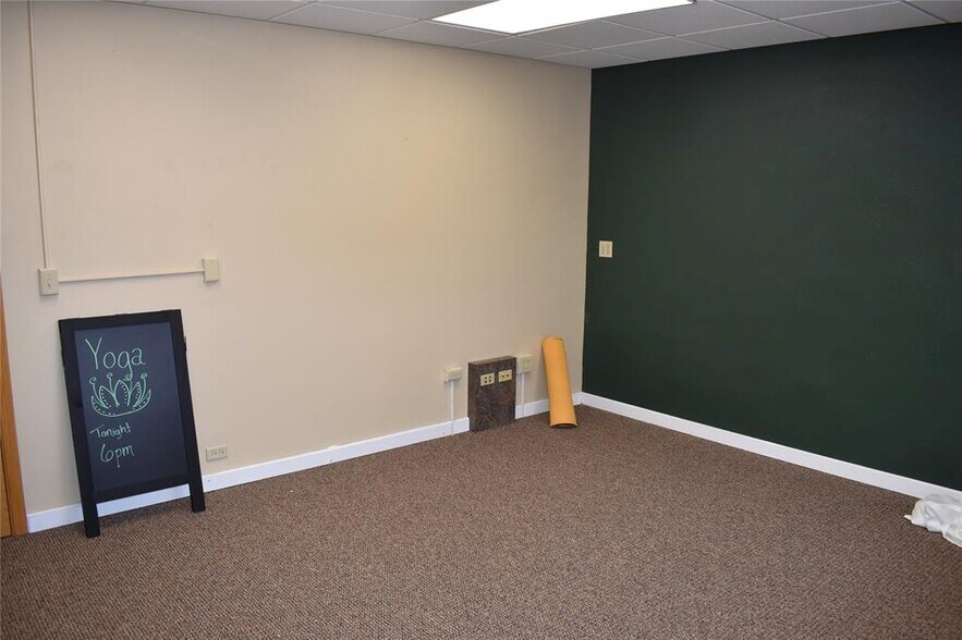 More Photos Of 424 Main St, Shelby Storefront Retail Office For Sale