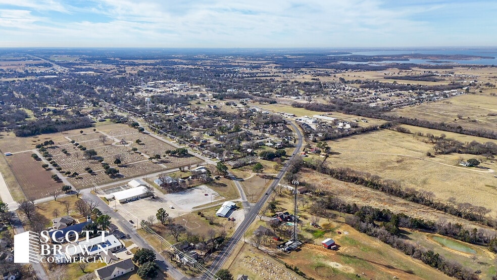 More Photos Of 929 N Washington St, Pilot Point Land For Sale