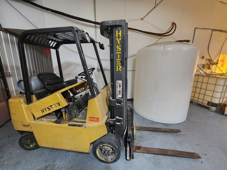 More Photos Of 9909 E 46th Pl, Tulsa Warehouse For Sale