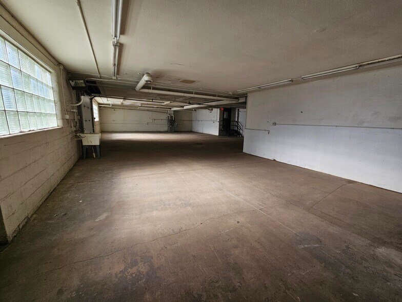 More Photos Of 340 Lake Ave, Rochester Light Distribution For Lease