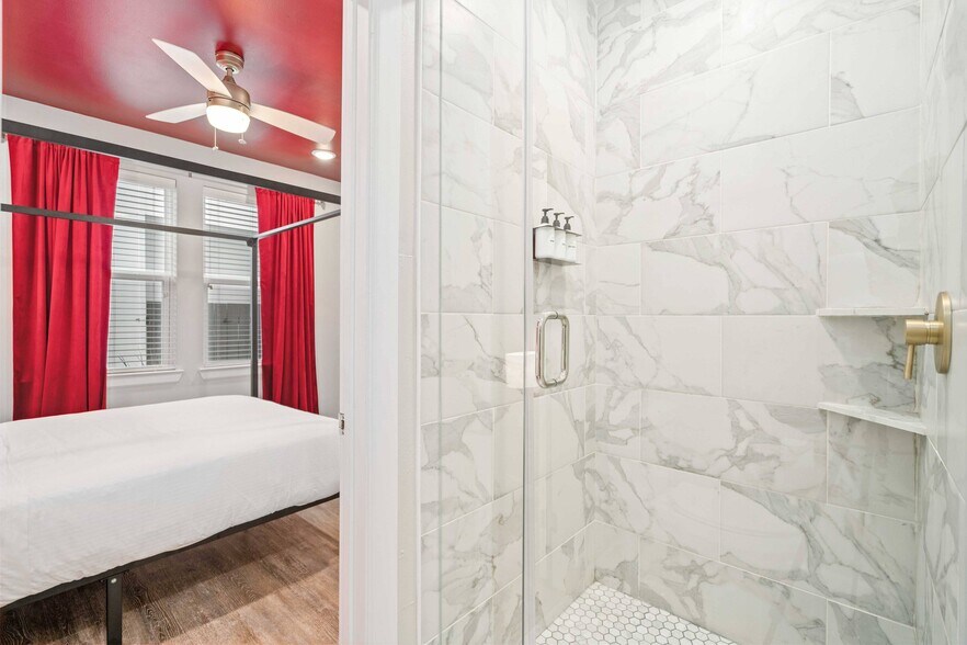 More Photos Of 2806 Rosewood St, Houston Multifamily For Sale