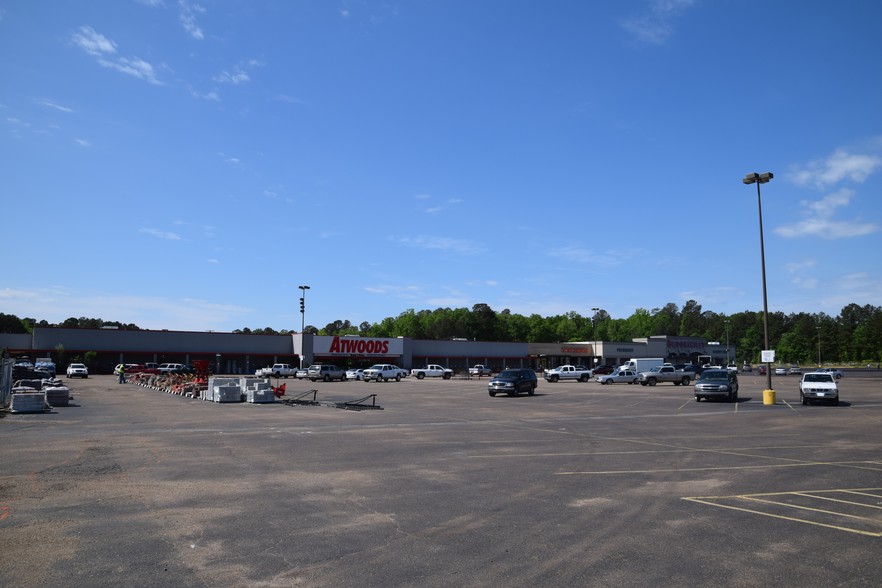 Primary Photo Of 1629 E Main St, Magnolia General Retail For Sale