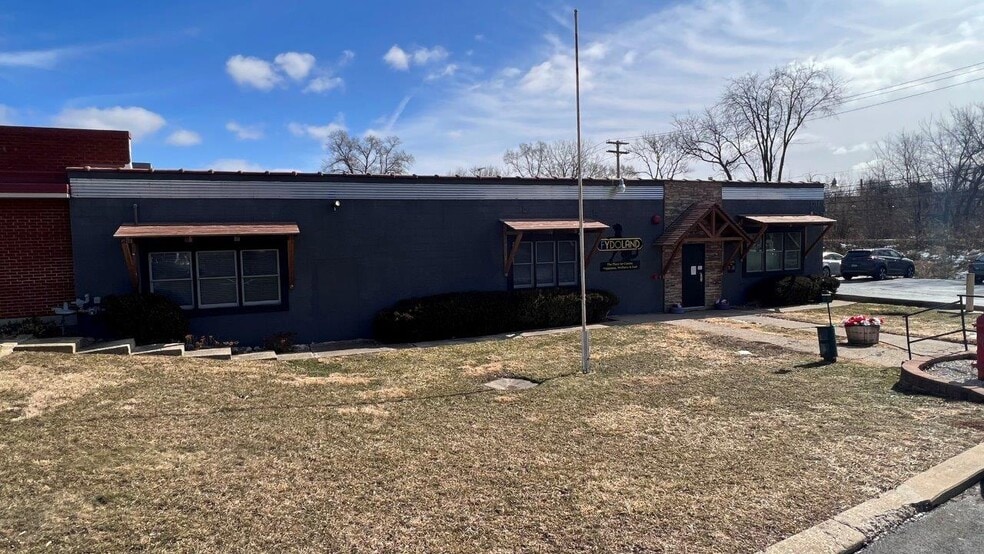 More Photos Of 1315 E Main St, St Charles Warehouse For Sale