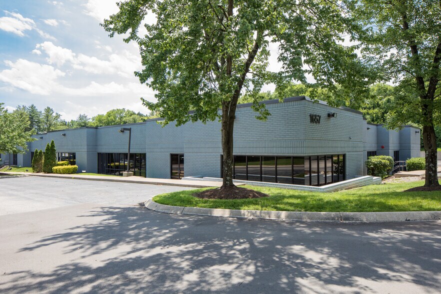 More Photos Of 1657 Murfreesboro Rd, Nashville Flex For Sale
