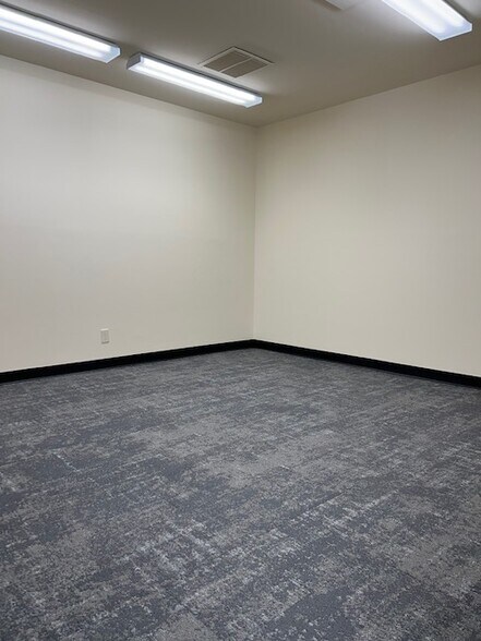 More Photos Of 21100 W Capitol Dr, Pewaukee Office For Lease