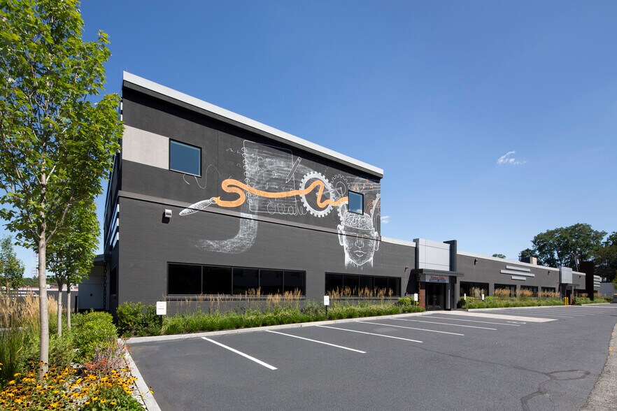 Primary Photo Of 110-116 Gould St, Needham Showroom For Lease