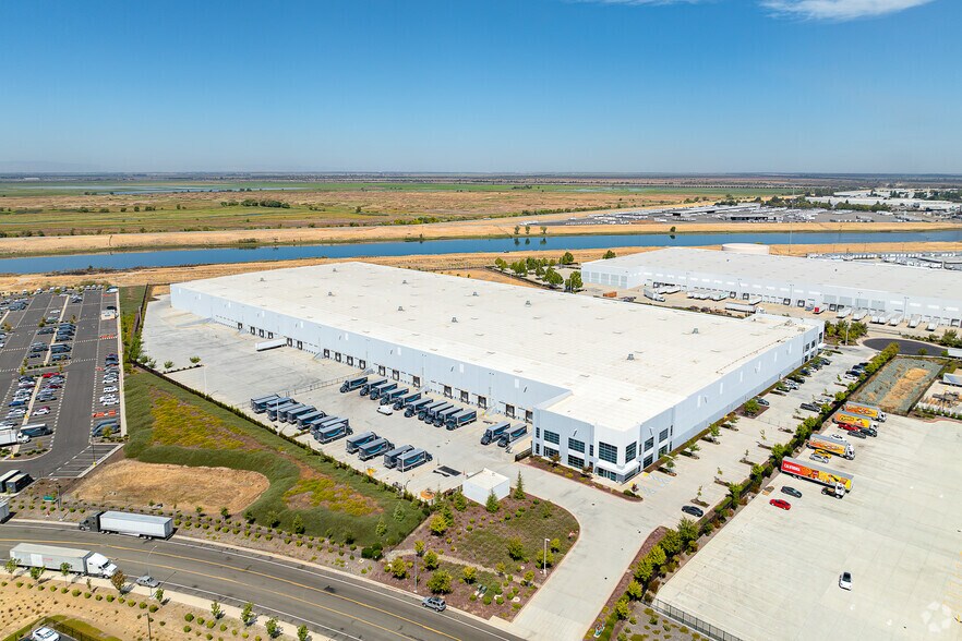 More Photos Of 3685 Massie Ct, West Sacramento Distribution For Lease