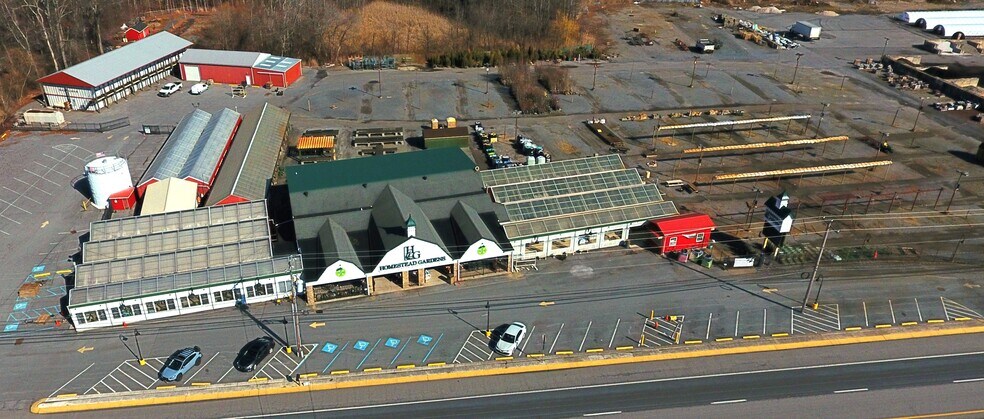 More Photos Of 5580 DuPont Pky, Smyrna Unknown For Lease