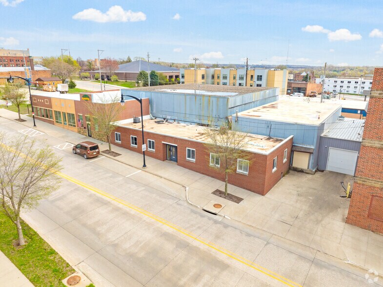 More Photos Of 301 1st Ave N, Fort Dodge Warehouse For Sale
