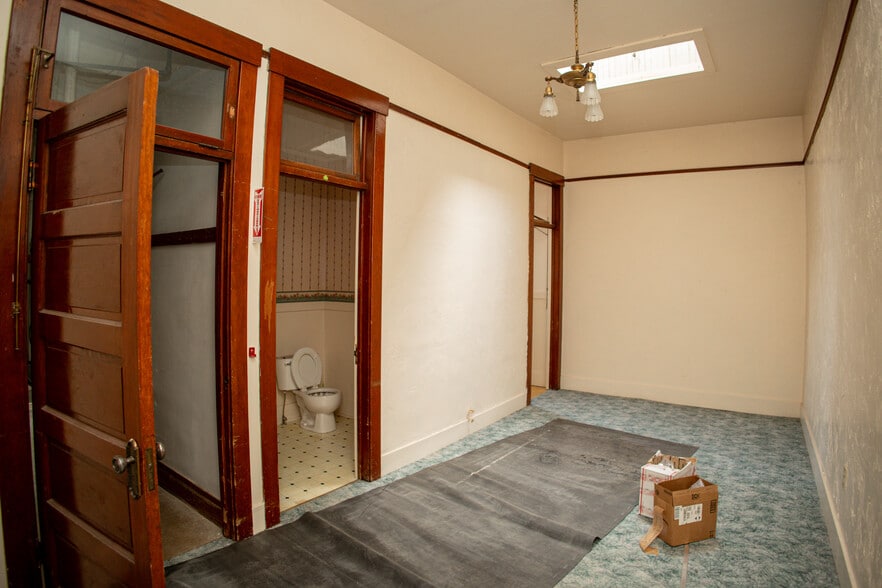 More Photos Of 301 E Park Ave, Anaconda Storefront Retail Office For Sale