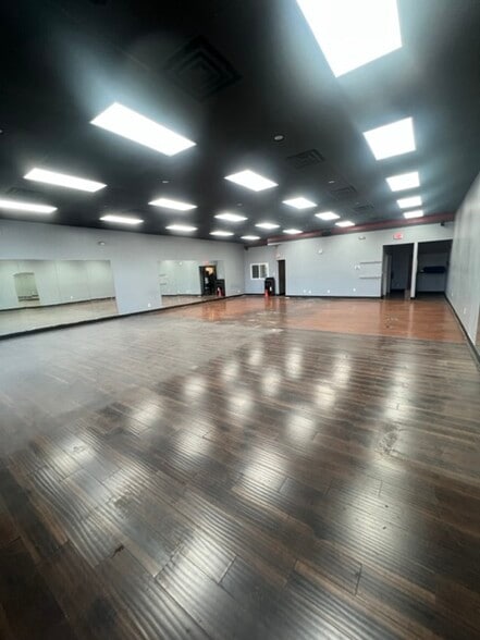 More Photos Of 6135-6145 W Sahara Ave, Las Vegas Unknown For Lease