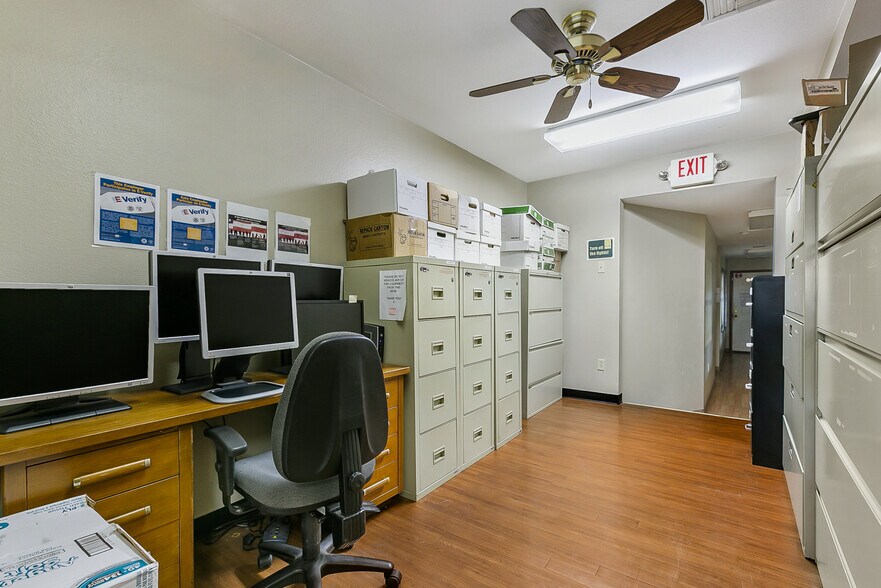 More Photos Of 2807 Judge Perez Drive, Meraux Office For Lease
