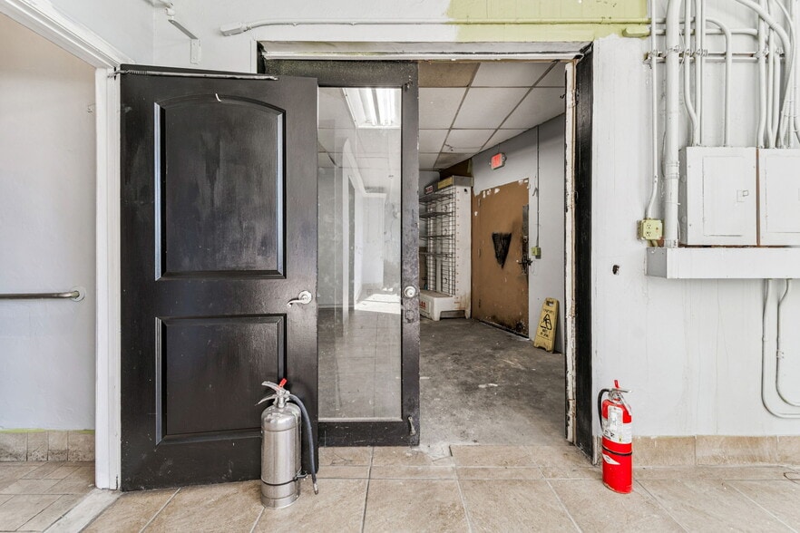 More Photos Of 715 McDuff Ave N, Jacksonville Storefront Retail Residential For Sale