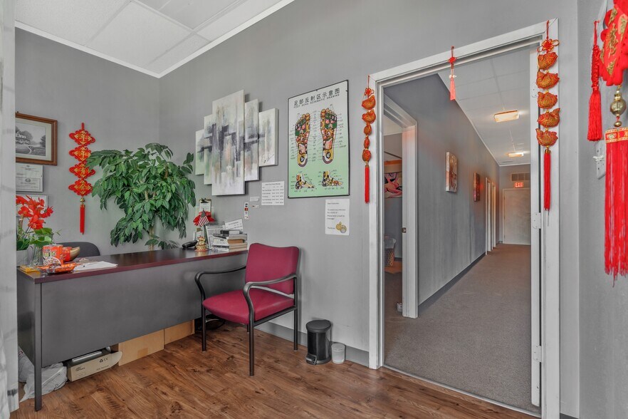 More Photos Of 5111 Troup Hwy, Tyler Storefront For Sale