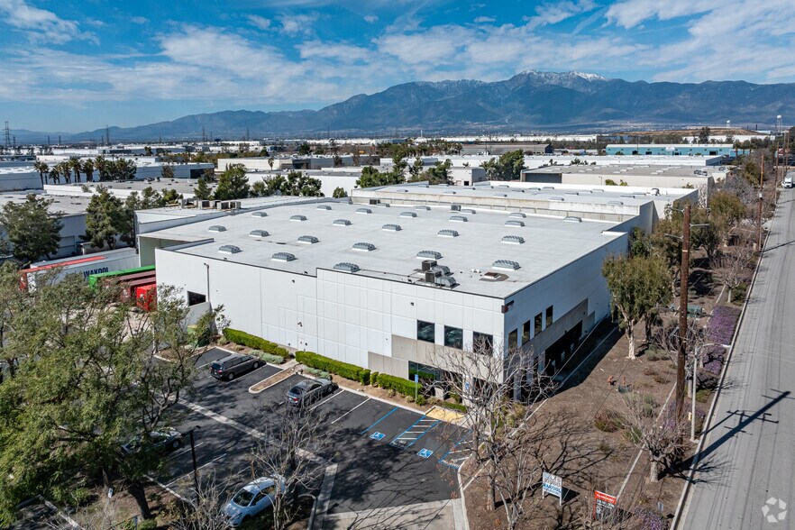More Photos Of 10660 Mulberry Ave, Fontana Warehouse For Lease