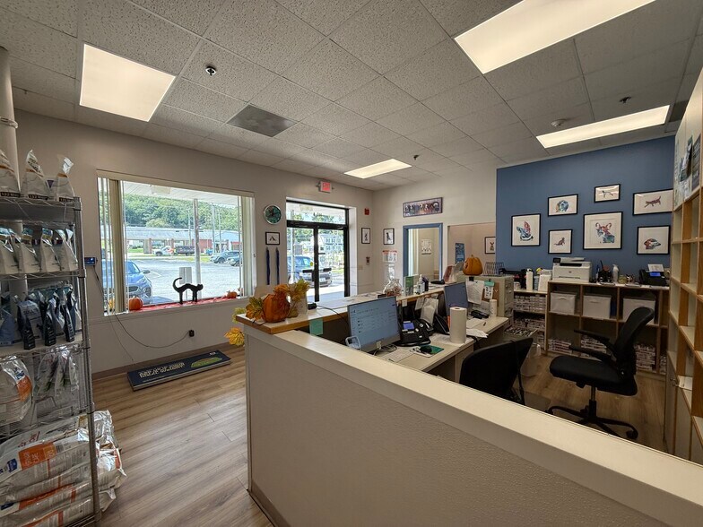 Primary Photo Of 907 Norwich New London Tpke, Uncasville Freestanding For Lease