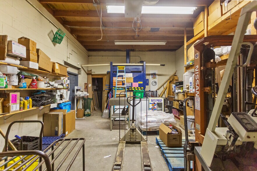 More Photos Of 101 E Commercial St, Miami General Retail For Sale