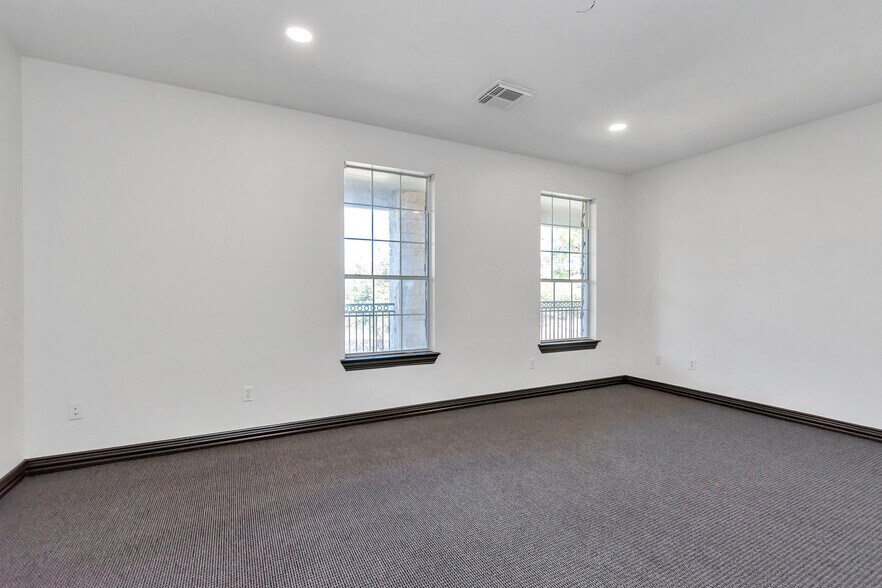 More Photos Of 8125 N Sam Houston Pky W, Houston Medical For Sale