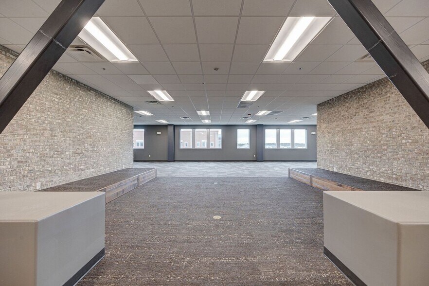 More Photos Of 6740 Rock Spring Rd, Wilmington Office For Lease