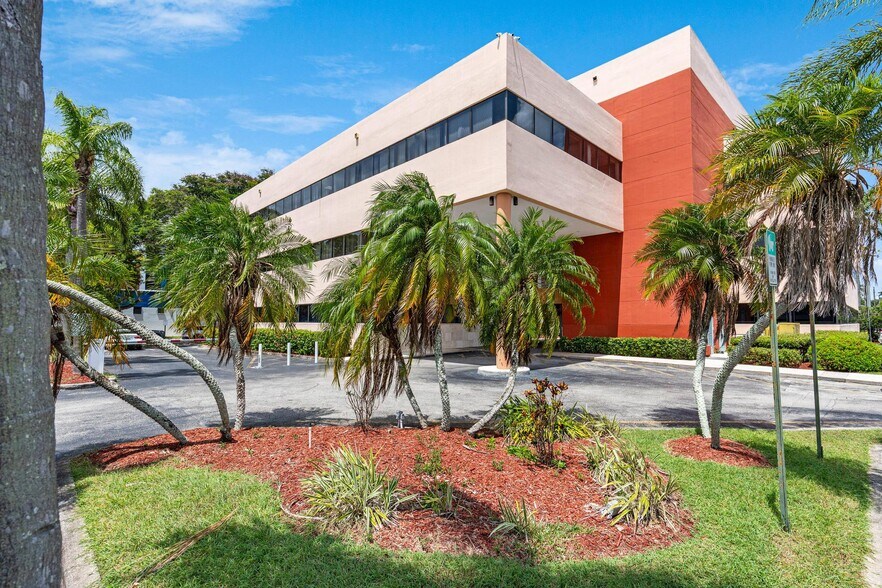More Photos Of 151 NW 11th St, Homestead Medical For Sale