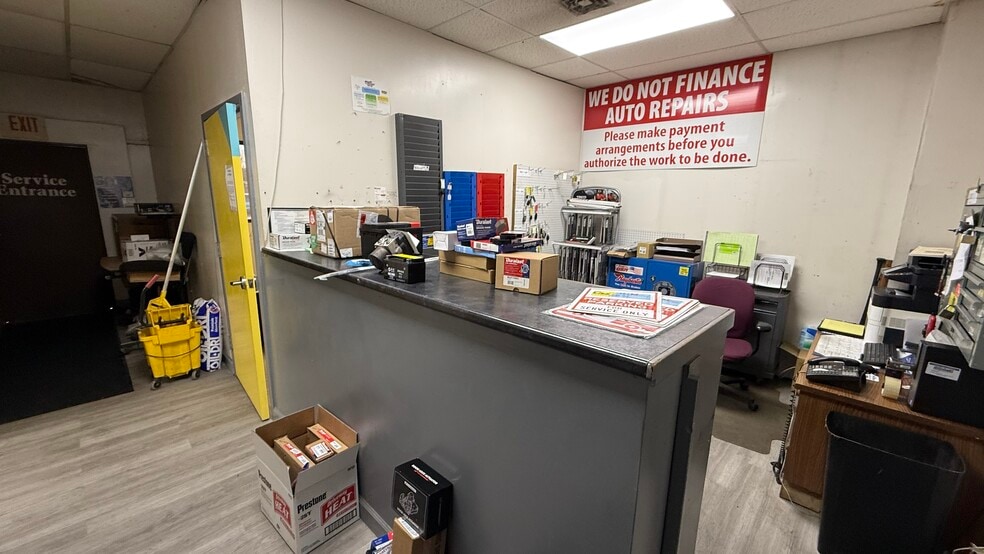 More Photos Of 124 3rd St, Allentown Auto Dealership For Lease