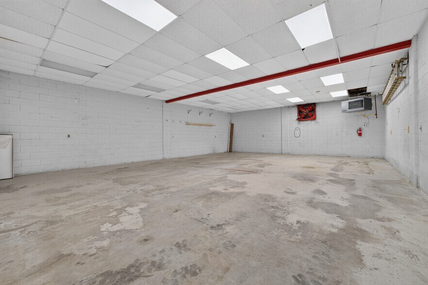 More Photos Of 1525 Parkway Ave, Trenton Manufacturing For Lease