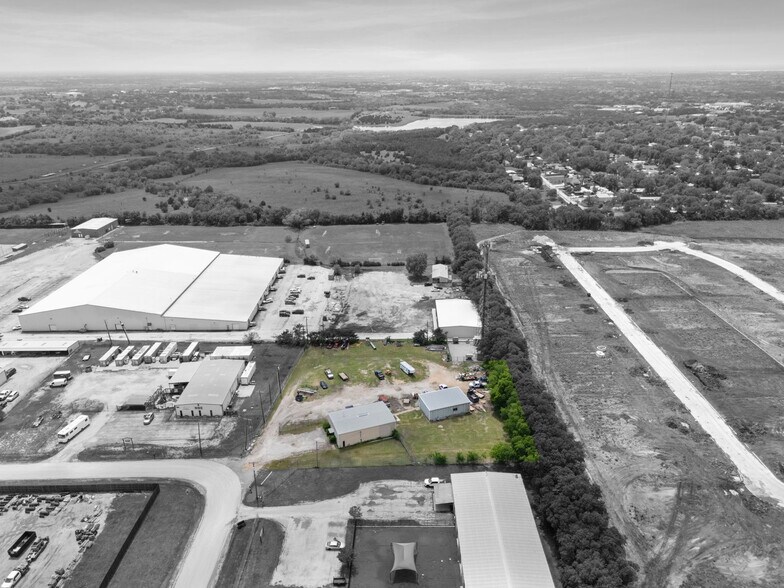 More Photos Of 449 National Dr, Rockwall Warehouse For Sale