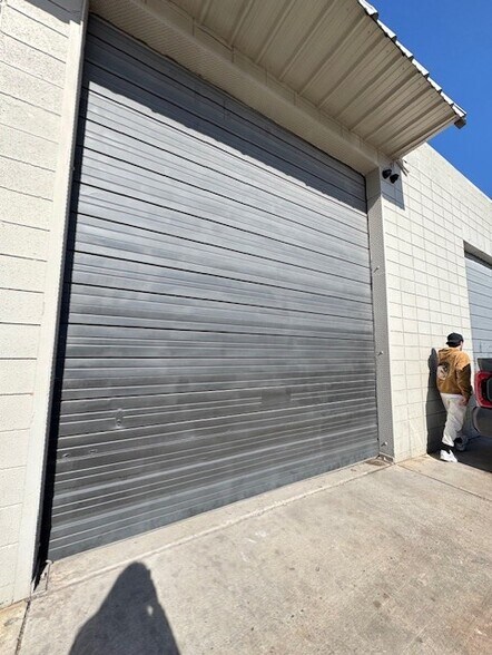 More Photos Of 2001-2021 Exchange Ave, Oklahoma City Warehouse For Lease