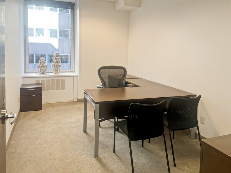 More Photos Of 100 Park Ave, New York Coworking Space
