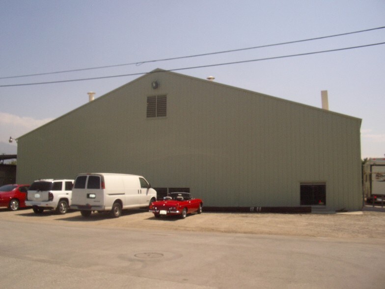 More Photos Of 1970 Walker St, La Verne Warehouse For Lease