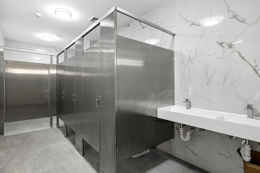 More Photos Of 533 Greenwich St, Hempstead Apartments For Sale