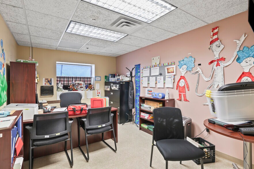 More Photos Of 1631 Main St, Niagara Falls Industrial For Sale